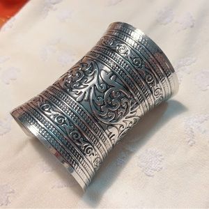 Preciosa pulsera estilo Cleopatra .